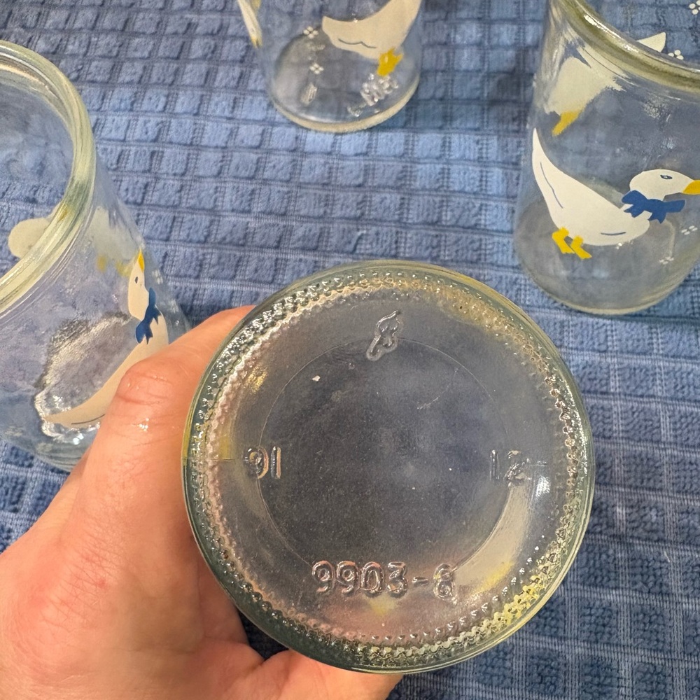Vintage Set of 6 Clear Glass Tumblers with Goose Design - Picture 4 of 6